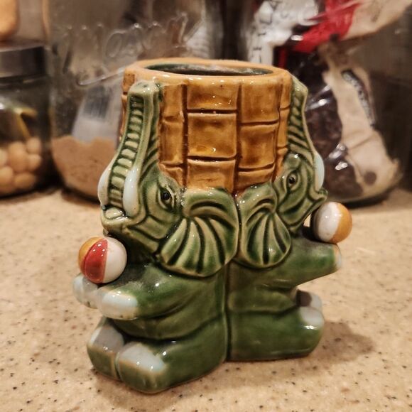 Majolica Elephant Ceramic Vase - Picture 1 of 5